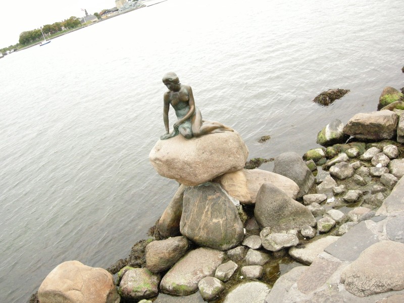コペンハーゲン人魚姫像